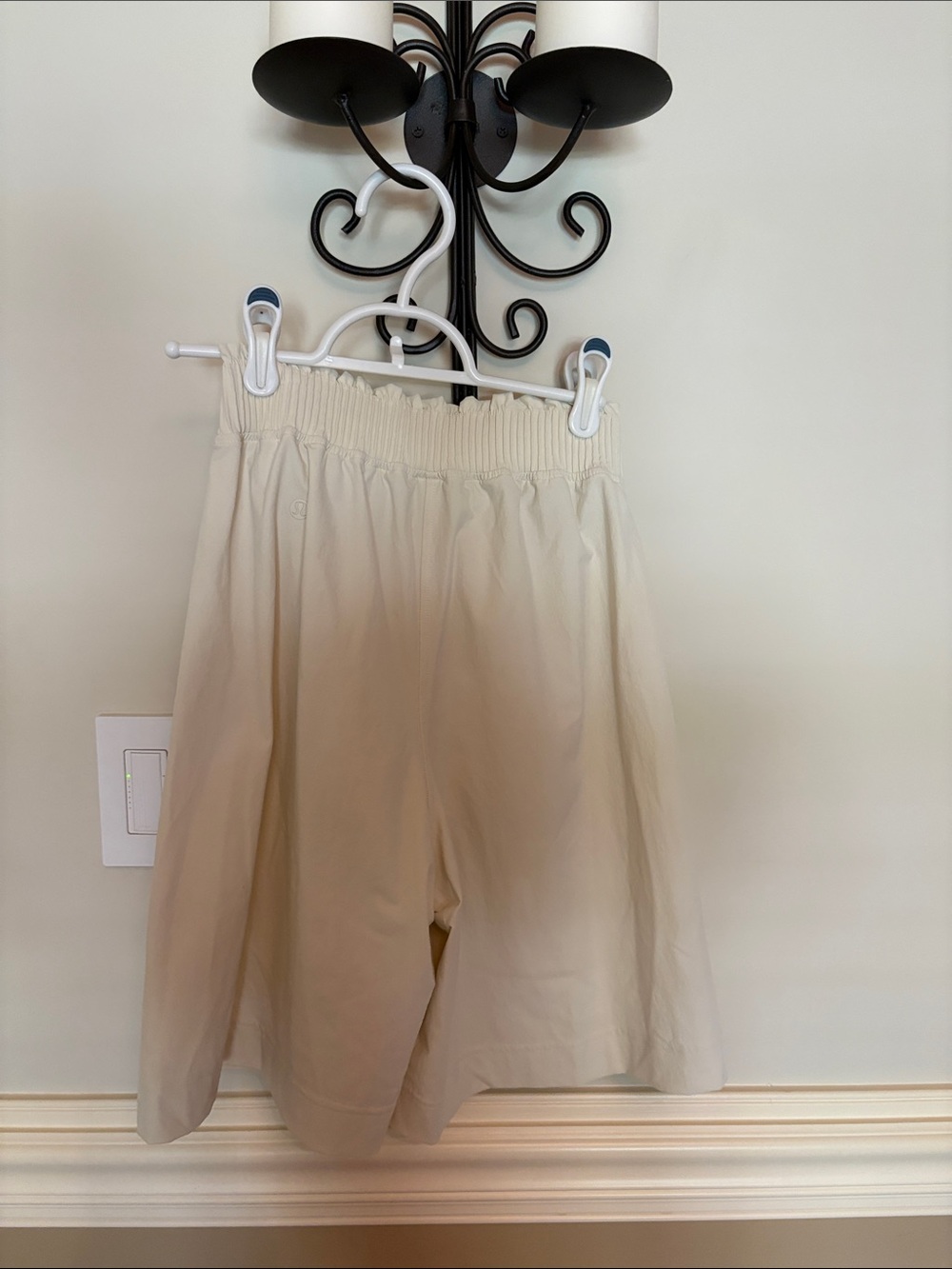 lululemon athletica size XXS  Cream Elastic-Waist Shorts